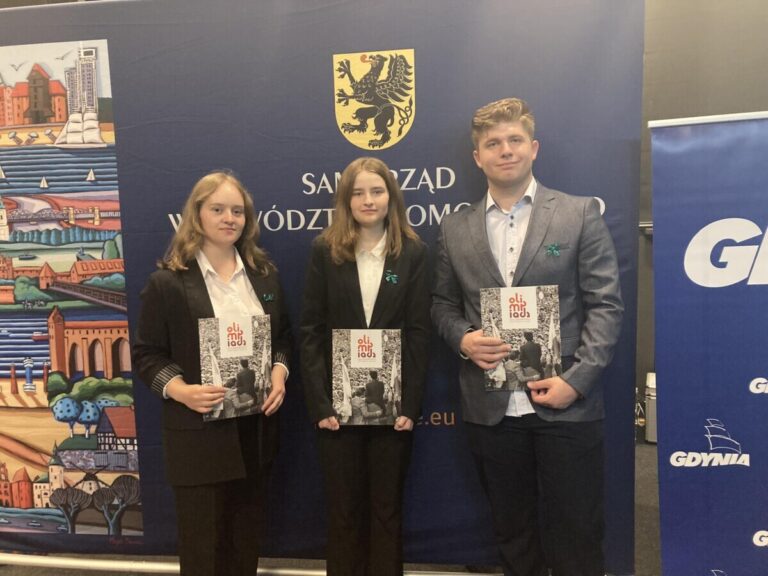 Wiktoria i Olga z LO w Śremie szóste w Polsce